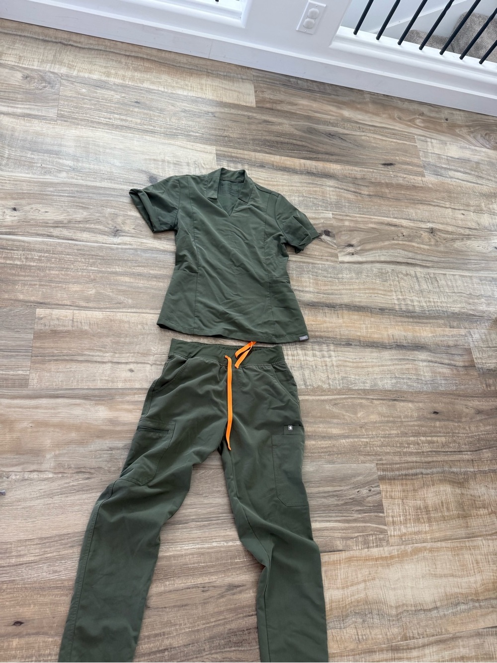 Figs Olive Green Scrub-Set pants Small, top extra small